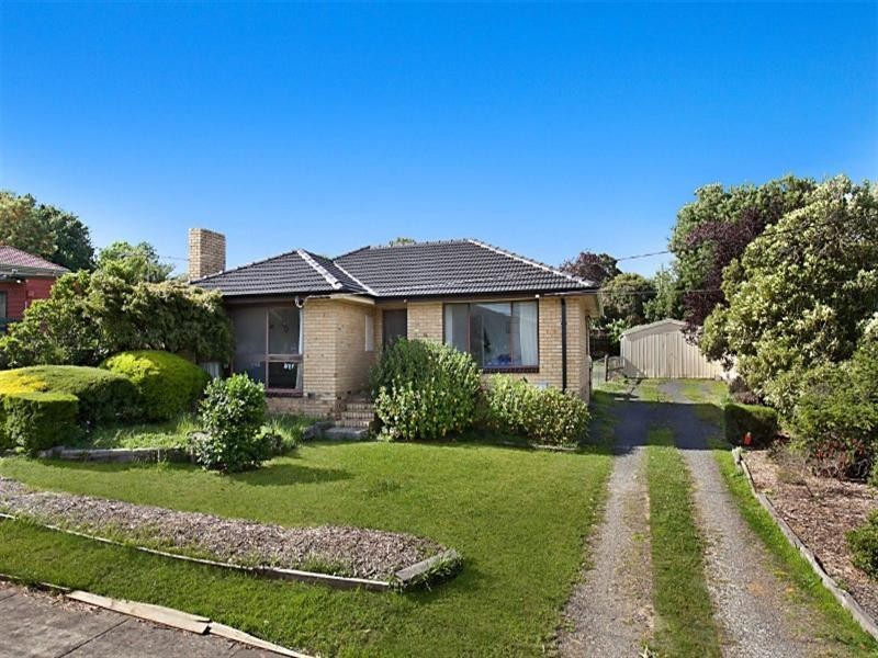 18 Cornhill Street, Ferntree Gully VIC 3156