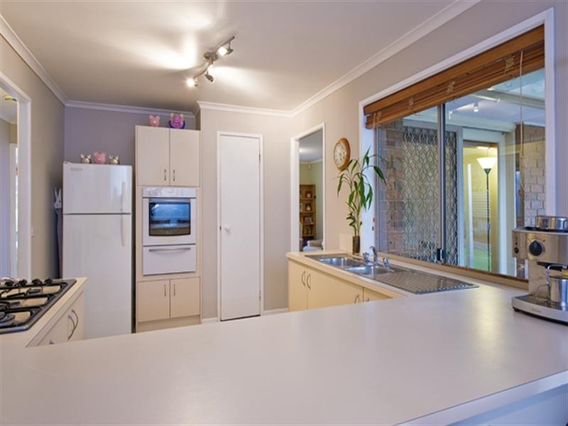 74 Lakesfield Drive, Lysterfield VIC 3156