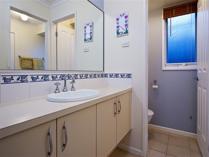 74 Lakesfield Drive, Lysterfield VIC 3156