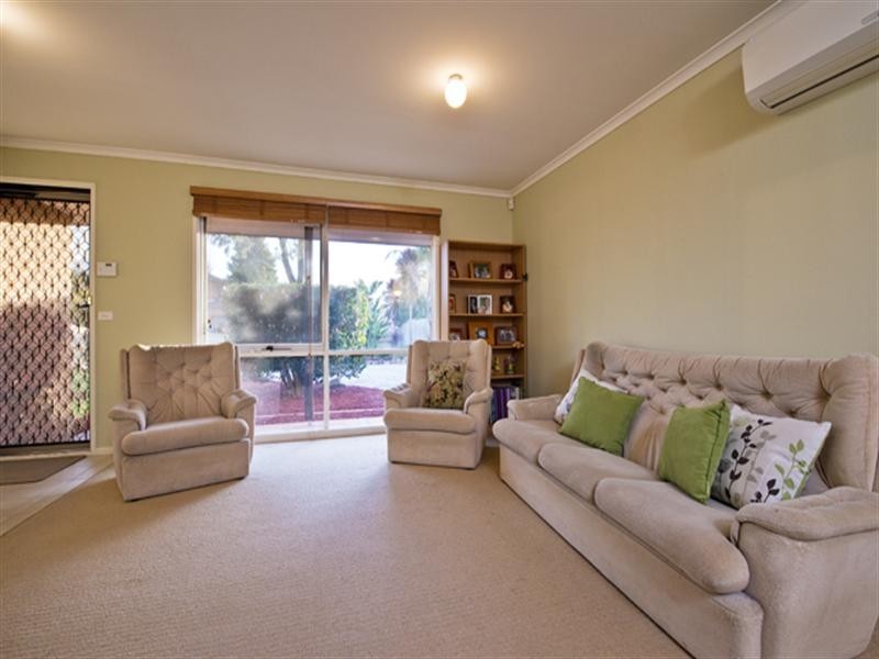 74 Lakesfield Drive, Lysterfield VIC 3156