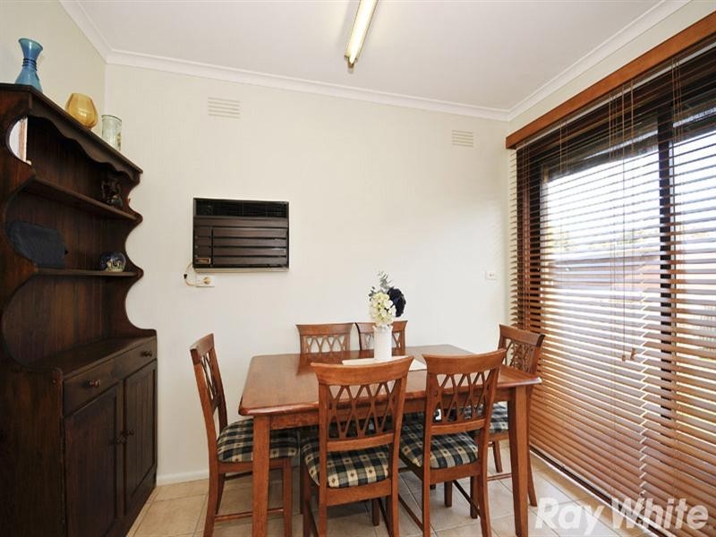 19 Latona Avenue, Knoxfield VIC 3180