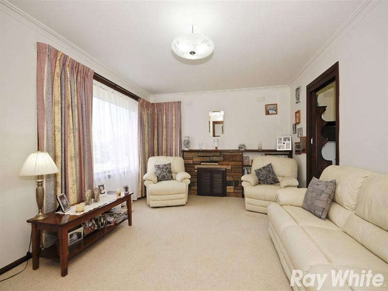 19 Latona Avenue, Knoxfield VIC 3180