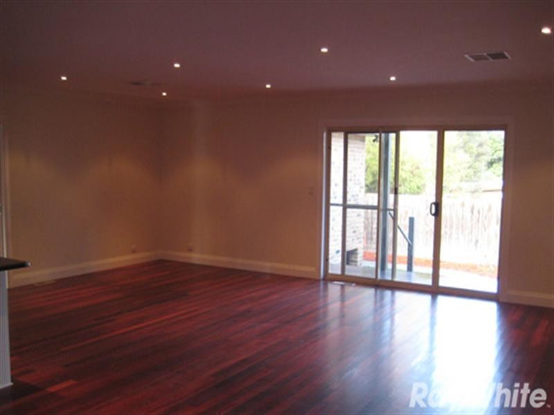 2/33 Lane Road, Ferntree Gully VIC 3156