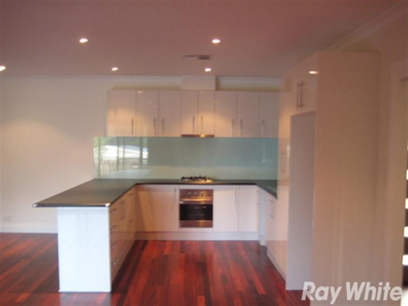 2/33 Lane Road, Ferntree Gully VIC 3156