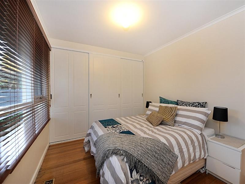 1/4 Kent Street, Knoxfield VIC 3180