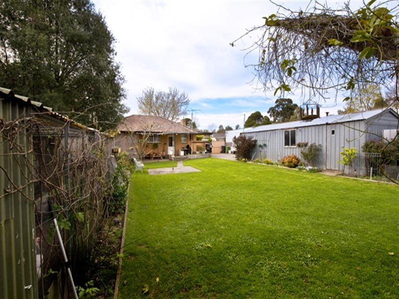 99 Kathryn Road, Knoxfield VIC 3180