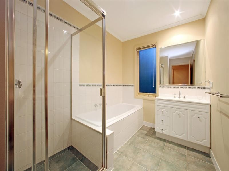 8 Manna Court, Ferntree Gully VIC 3156