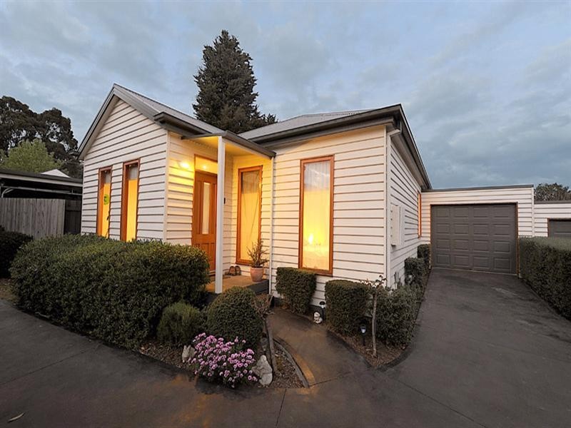 2/85 Orange Grove, Bayswater VIC 3153