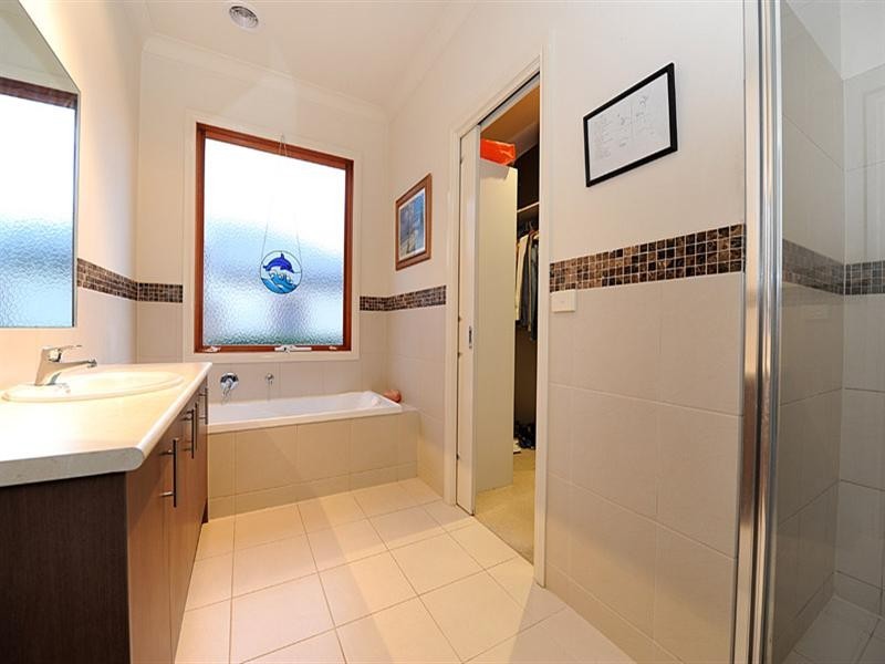 2/85 Orange Grove, Bayswater VIC 3153