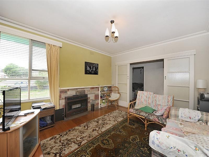 34 Pine Road, Bayswater VIC 3153