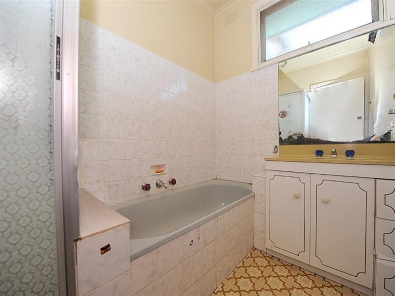 34 Pine Road, Bayswater VIC 3153