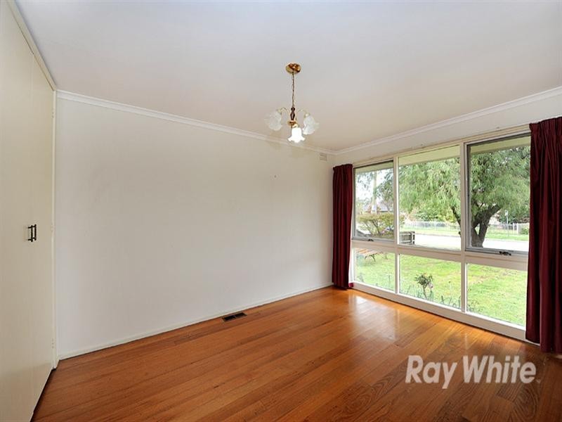 4 Phillip Road, Knoxfield VIC 3180