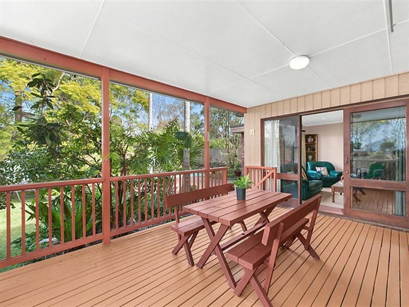 11 Tamboon Avenue, Turramurra NSW 2074