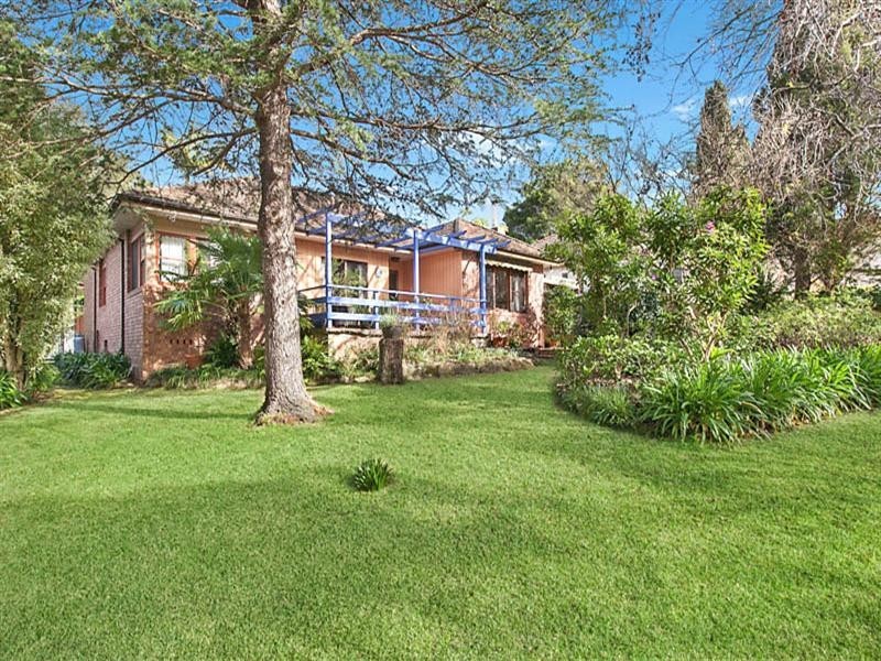 11 Tamboon Avenue, Turramurra NSW 2074