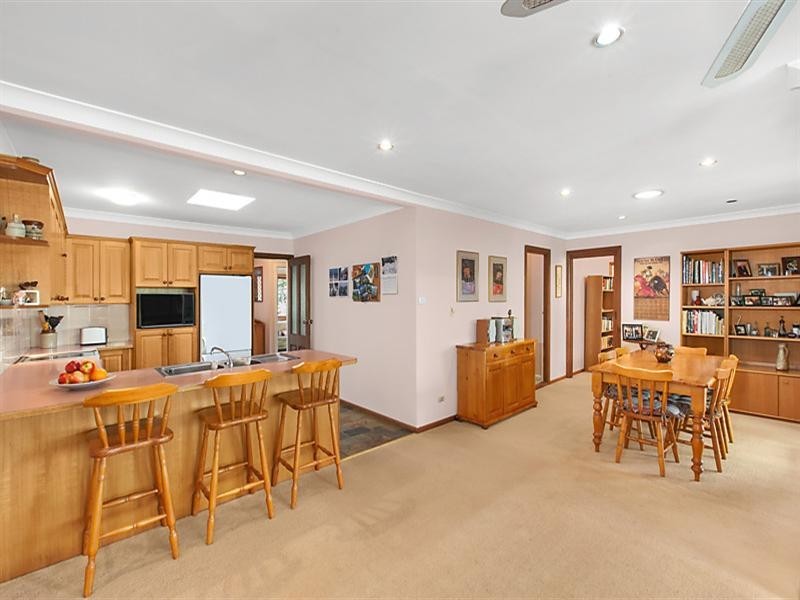 11 Tamboon Avenue, Turramurra NSW 2074