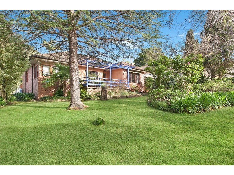 11 Tamboon Avenue, Turramurra NSW 2074