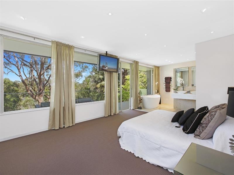 7 Barra Brui Crescent, St Ives NSW 2075