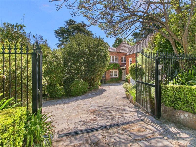 15 Avon Road, Pymble NSW 2073