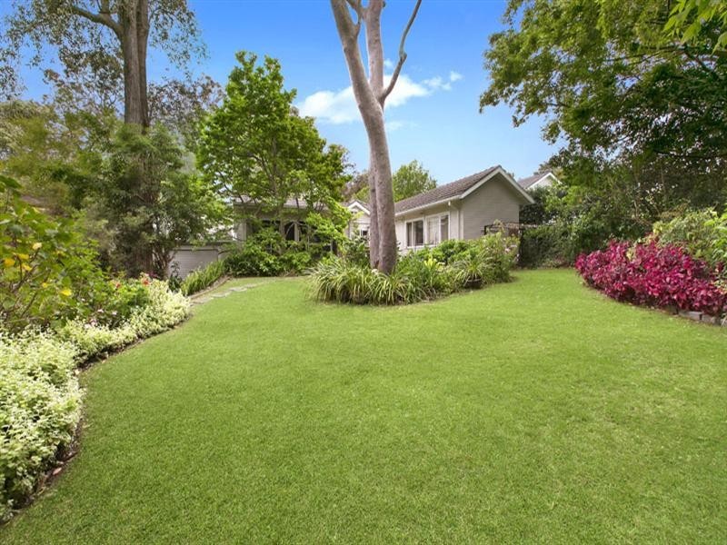12 Banool Avenue, St Ives NSW 2075