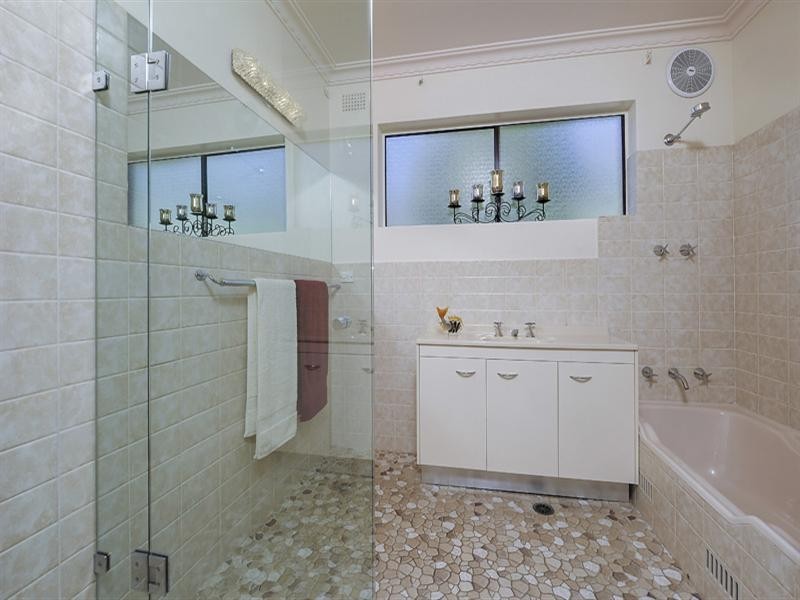 41 Milham Crescent, Forestville NSW 2087