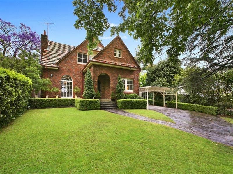 8 Brentwood Avenue, Warrawee NSW 2074