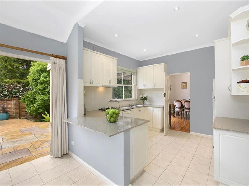 8 Brentwood Avenue, Warrawee NSW 2074