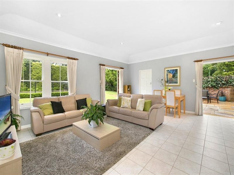 8 Brentwood Avenue, Warrawee NSW 2074