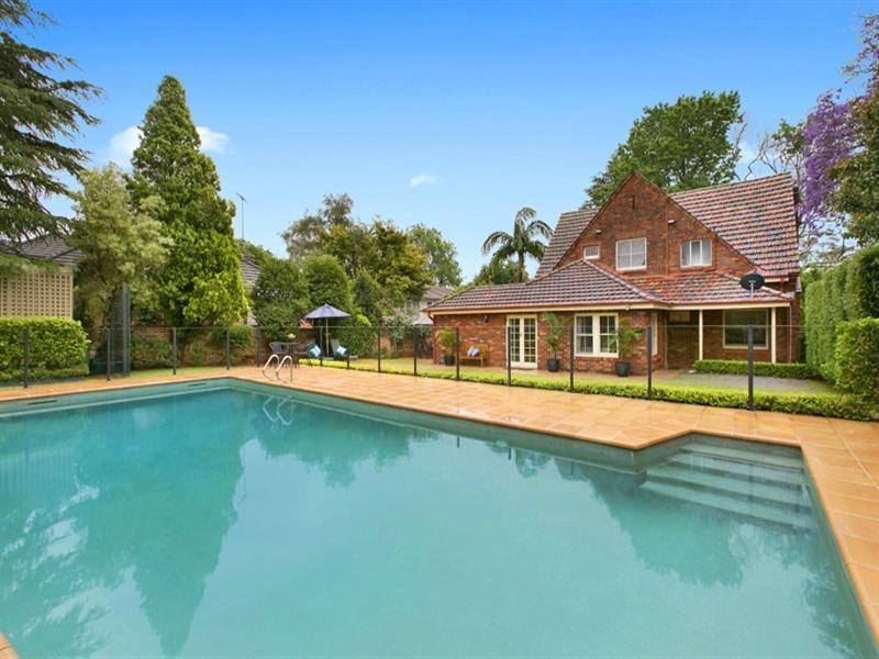 8 Brentwood Avenue, Warrawee NSW 2074