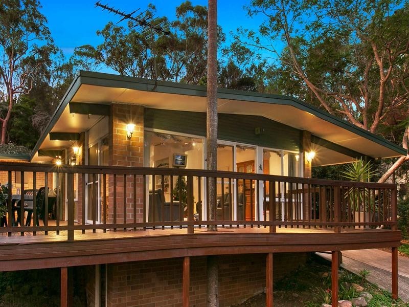 8 The Comenarra Parkway, West Pymble NSW 2073