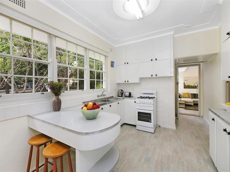 33 Evelyn Avenue, Turramurra NSW 2074