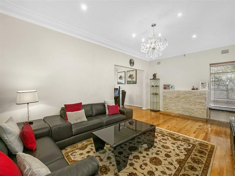 9 Golfers Parade, Pymble NSW 2073