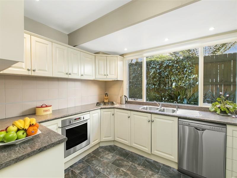 27 Kitchener Street, St Ives NSW 2075