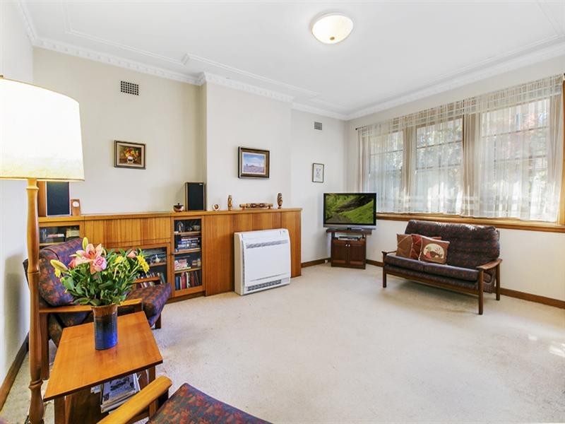 4 Godfrey Avenue, Turramurra NSW 2074