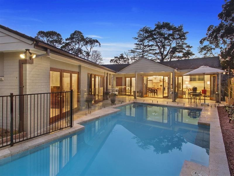 8 Barra Brui Crescent, St Ives NSW 2075