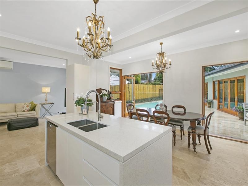 8 Barra Brui Crescent, St Ives NSW 2075