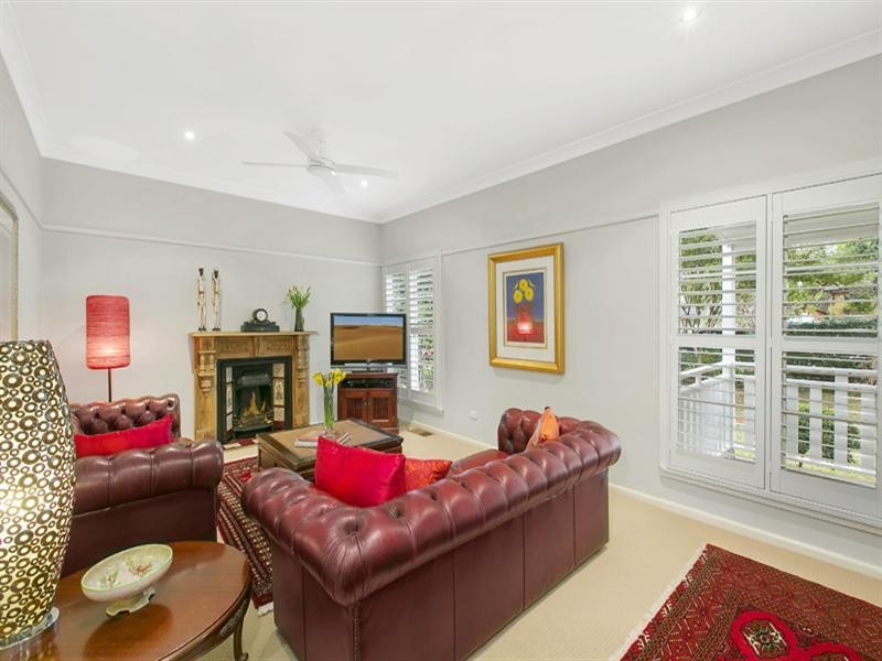 2 Shand Crescent, Turramurra NSW 2074