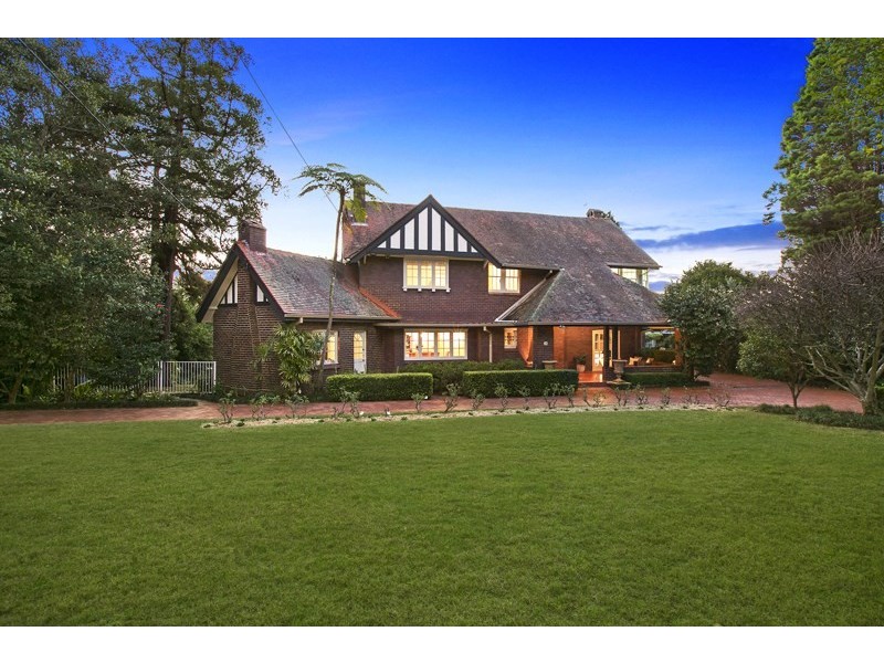 28 Ku-ring-gai Avenue, Turramurra NSW 2074
