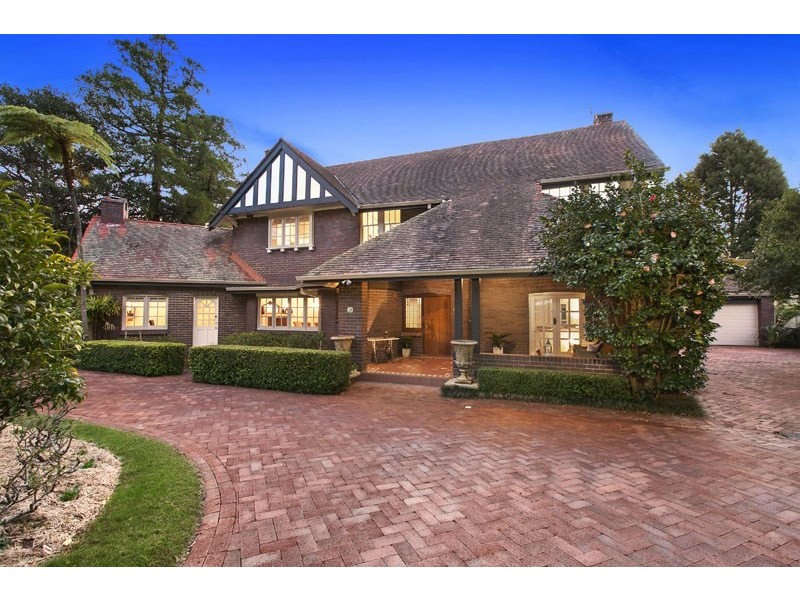 28 Ku-ring-gai Avenue, Turramurra NSW 2074