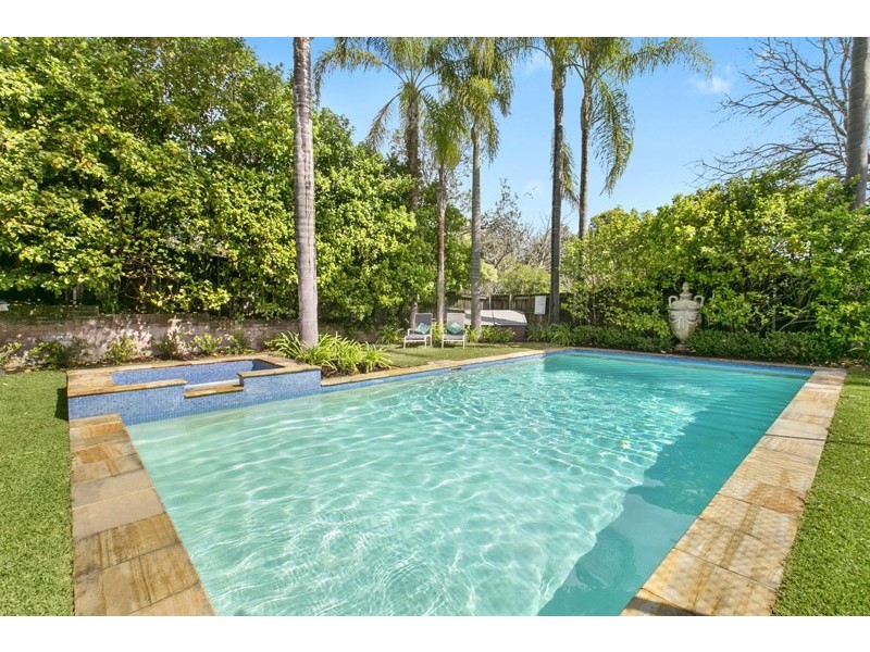 28 Ku-ring-gai Avenue, Turramurra NSW 2074