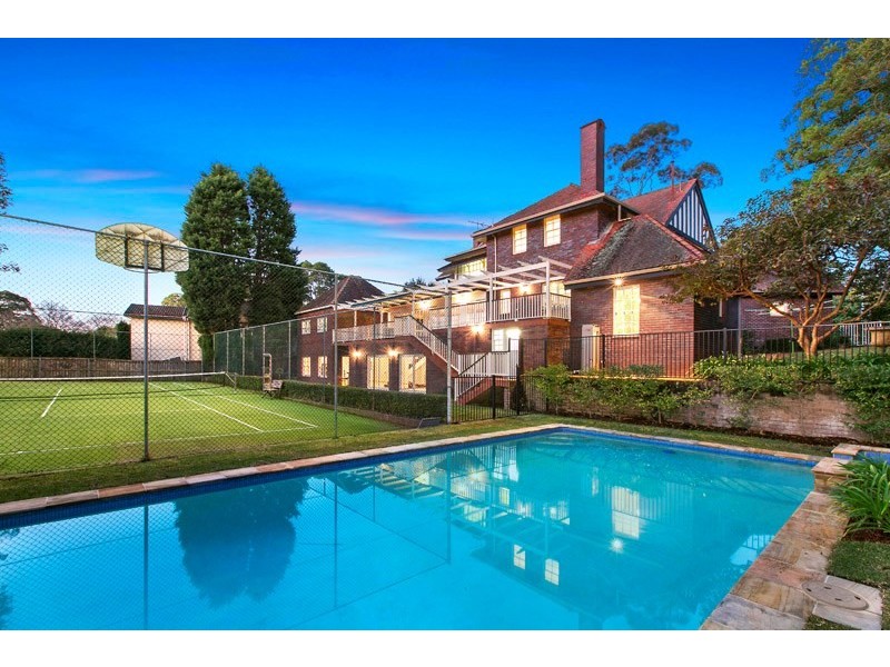 28 Ku-ring-gai Avenue, Turramurra NSW 2074