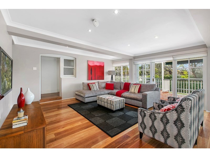 28 Ku-ring-gai Avenue, Turramurra NSW 2074