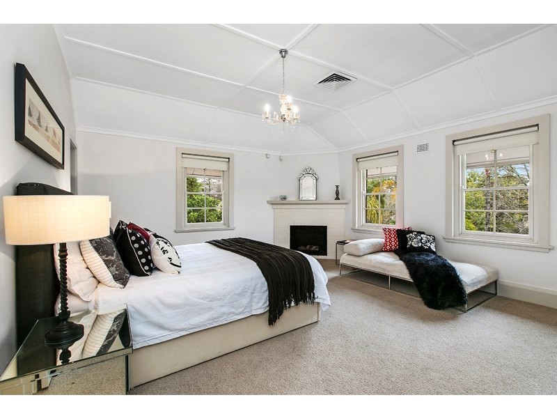 28 Ku-ring-gai Avenue, Turramurra NSW 2074