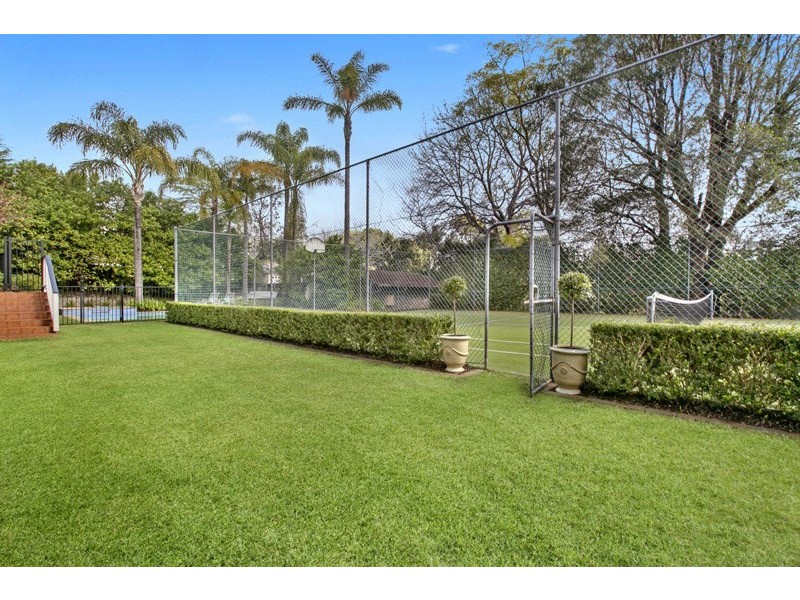 28 Ku-ring-gai Avenue, Turramurra NSW 2074