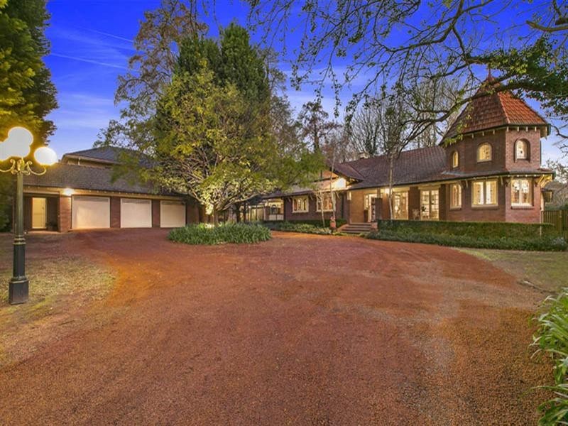 179 – 181 Burns Road, Turramurra NSW 2074