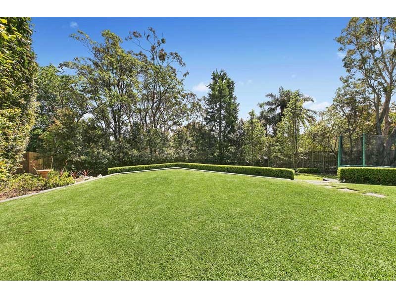 6 Leonora Avenue, St Ives NSW 2075