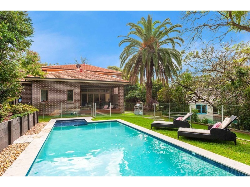 1 Woodlands Avenue, Pymble NSW 2073