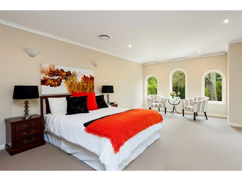 1 Woodlands Avenue, Pymble NSW 2073