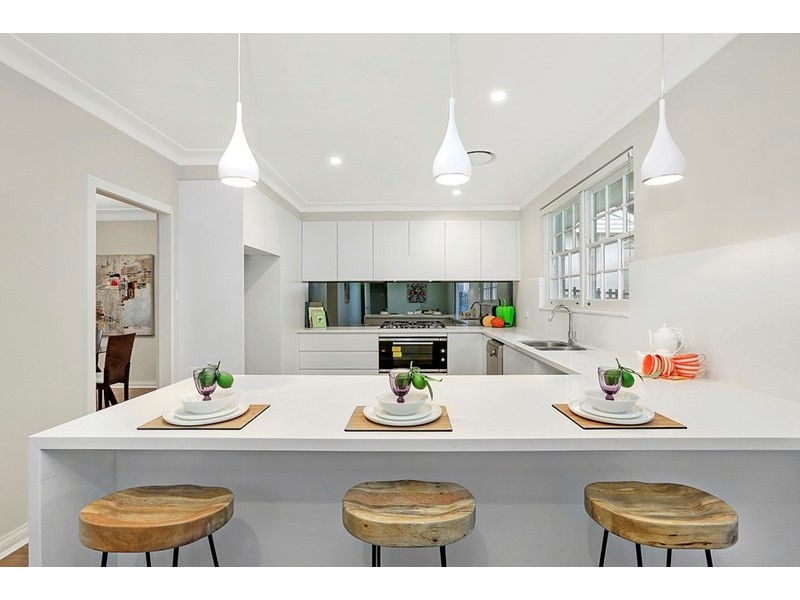 1 Fairlawn Avenue, Turramurra NSW 2074