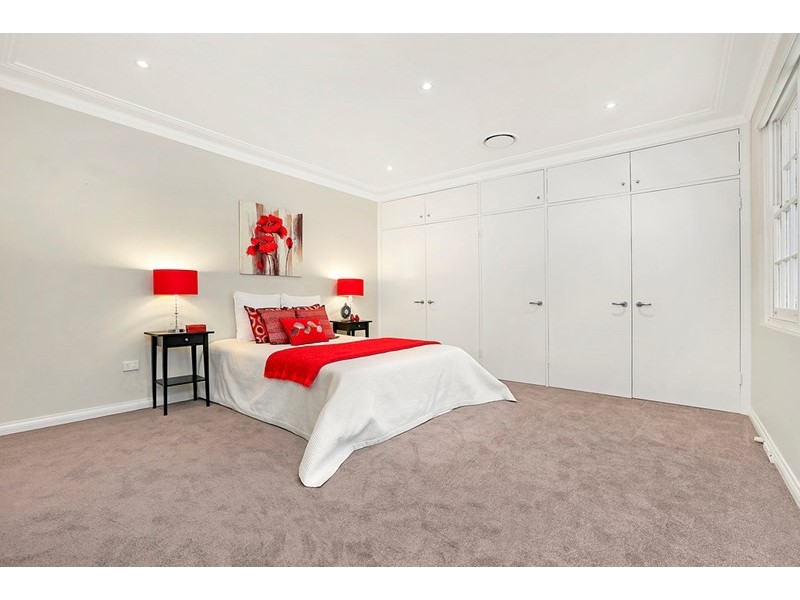 1 Fairlawn Avenue, Turramurra NSW 2074