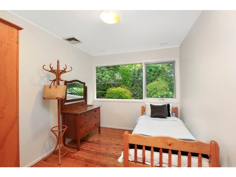 8 Parkinson Avenue, Turramurra NSW 2074